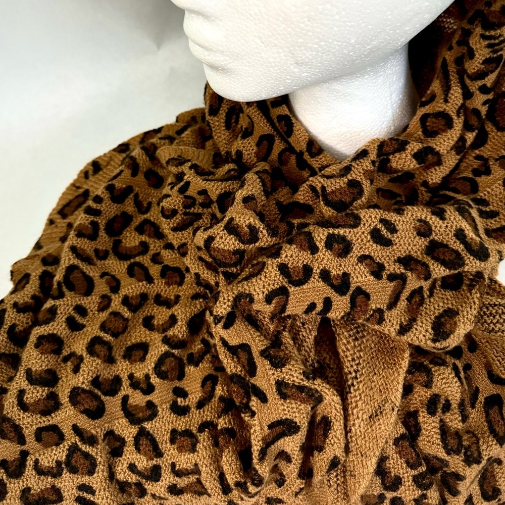 Leopard Ruffled Scarf - Picture 10 of 12